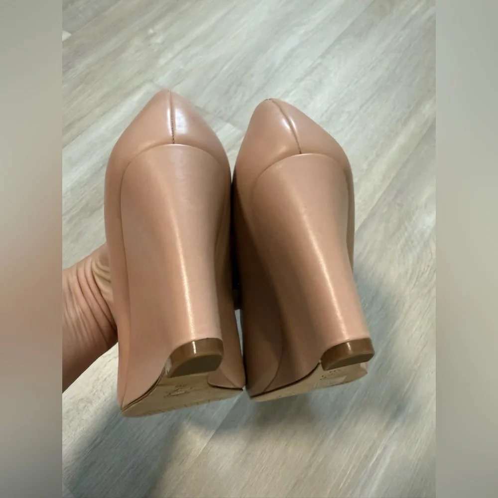 Tory Burch Black and Tan Wedge Shoes pumps Sz 8 M - Picture 16 of 16